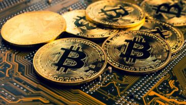 bitcoin-quickly-jumps-above-the-$52k-zone-only-to-get-pushed-back,-crypto-economy-climbs-3.5%