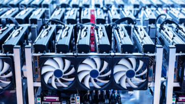 riot-platforms-stock-price-is-defying-gravity-as-bitcoin-sleeps